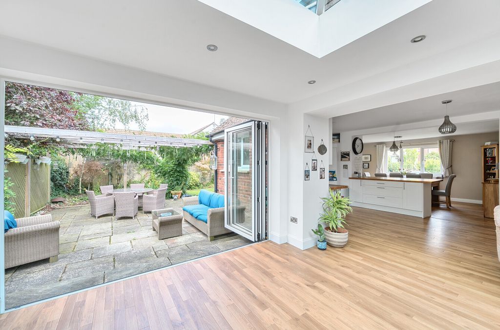 Property photo 1 of 20 1334866-20-689475...