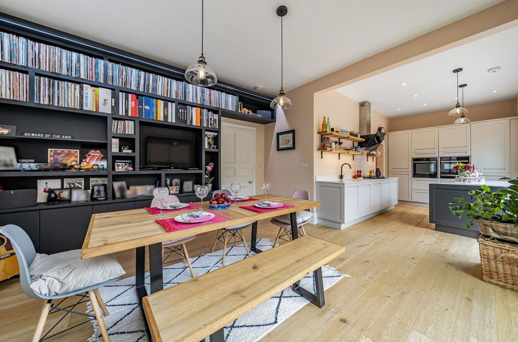 Property photo 2 of 22 Kitchen Diner