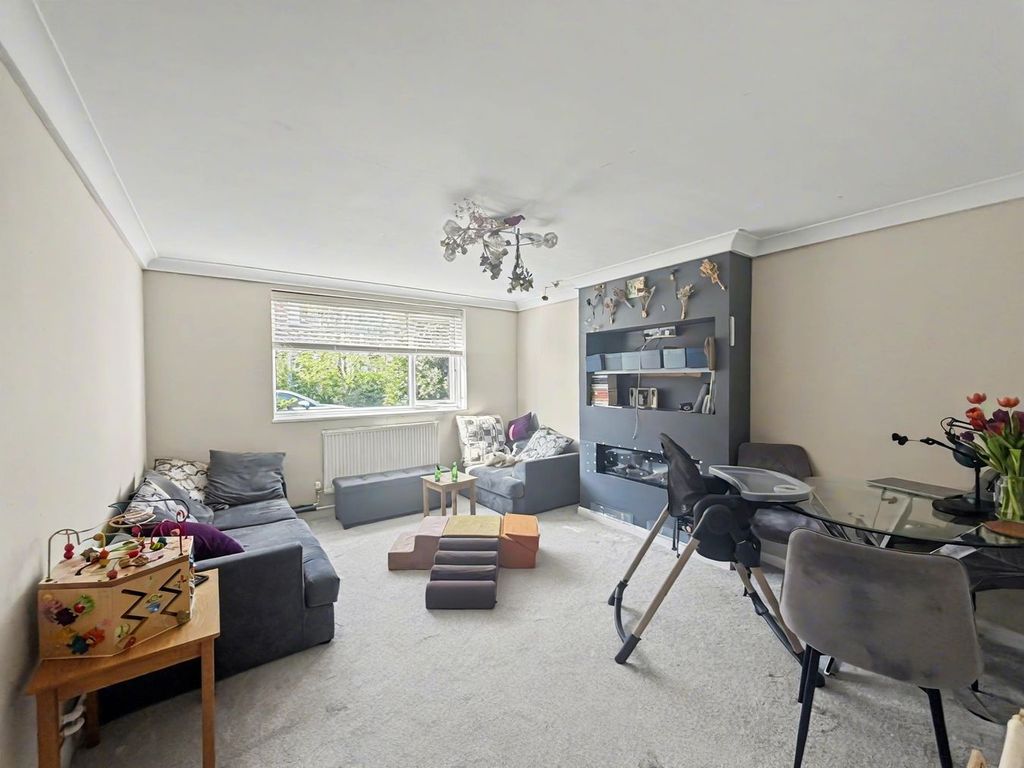 Property photo 2 of 6