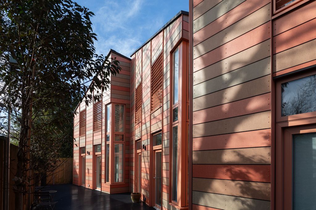 Property photo 2 of 23 327968 - Rf-Stables-Yard-Br3-001.Jpg