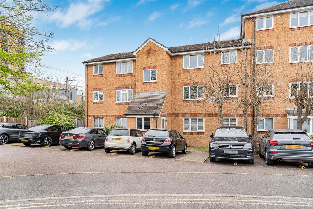 Property photo 2 of 11 2