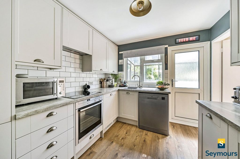 Property photo 3 of 16 Kitchen