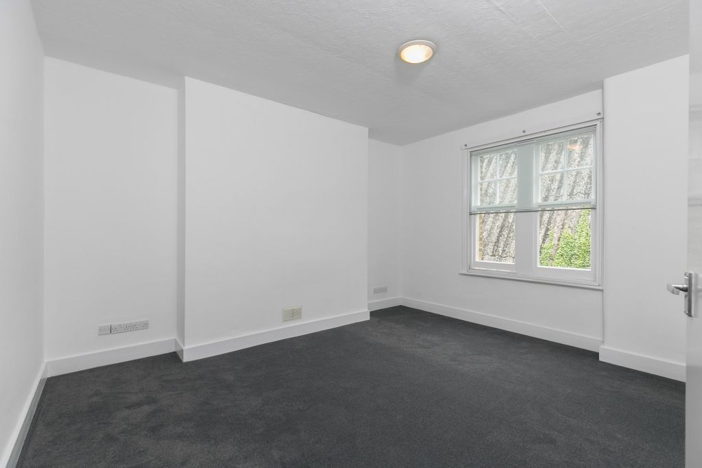 Property photo 2 of 7 Living Room