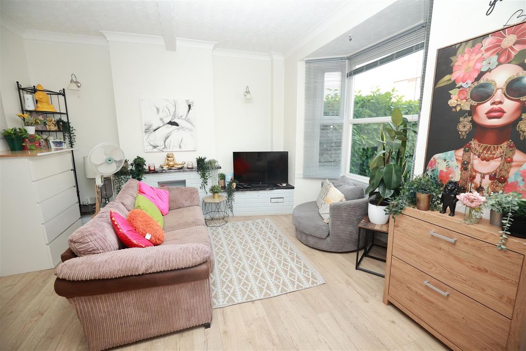 Property photo 2 of 10 R6__5065.Jpg
