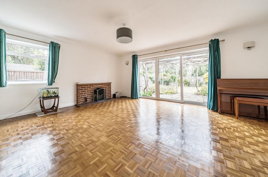 Property photo 2 of 13