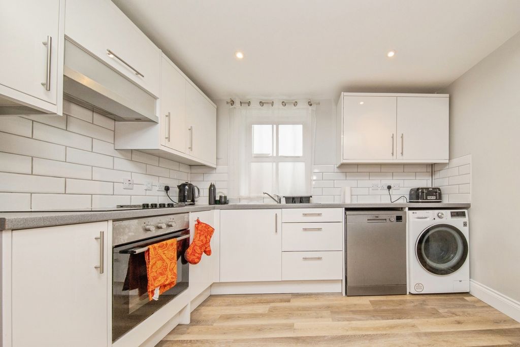 Property photo 2 of 17 Pbox-Img.Jpg