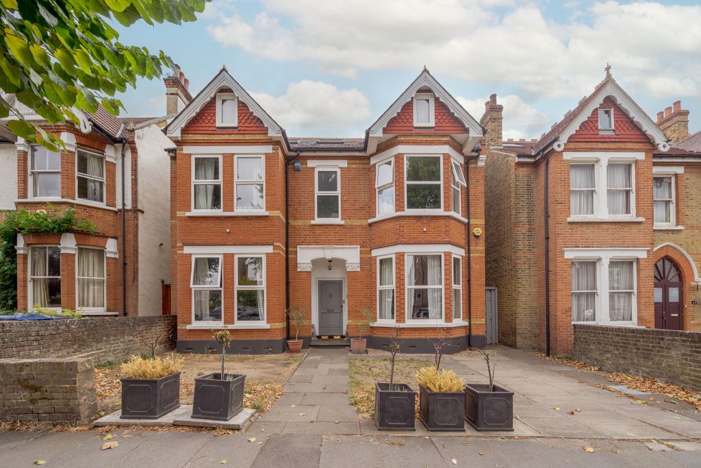 Property photo 1 of 18