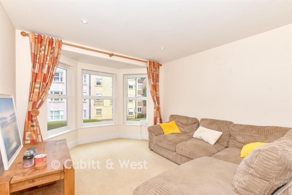 Property photo 3 of 9 5