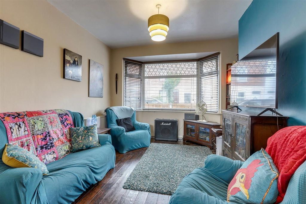 Property photo 2 of 19