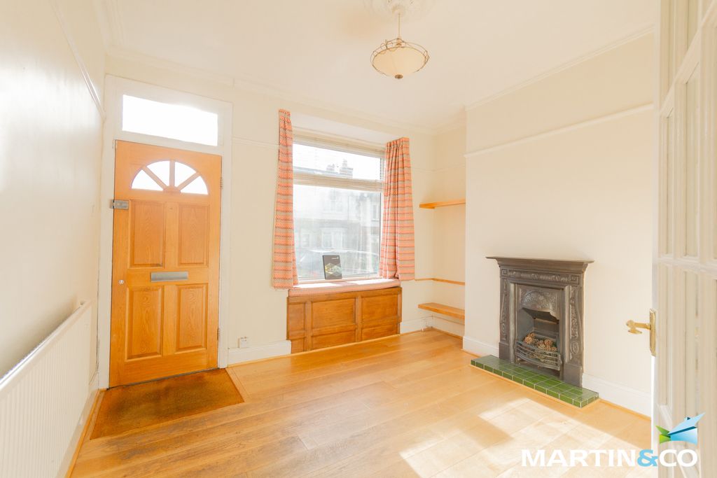 Property photo 2 of 13