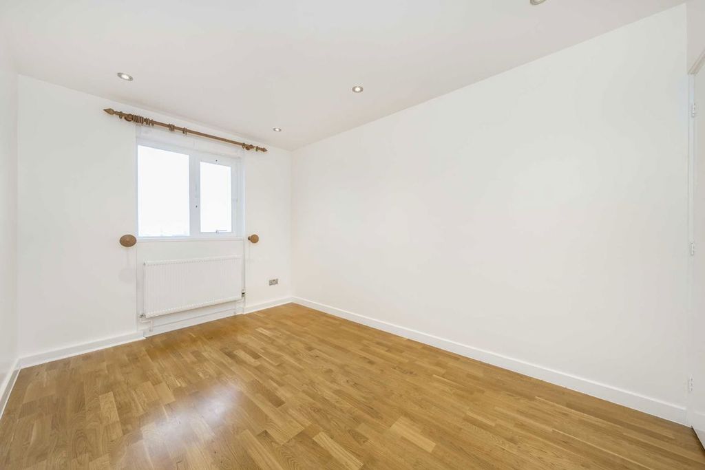 Property photo 3 of 3