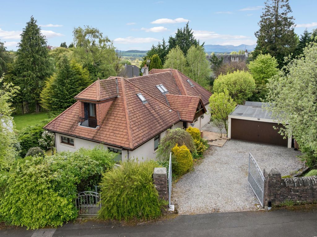 Property photo 1 of 26