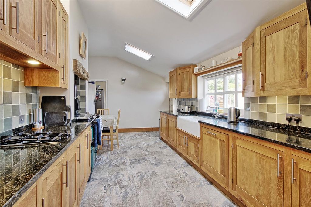 Property photo 3 of 34 Kitchen.Jpg