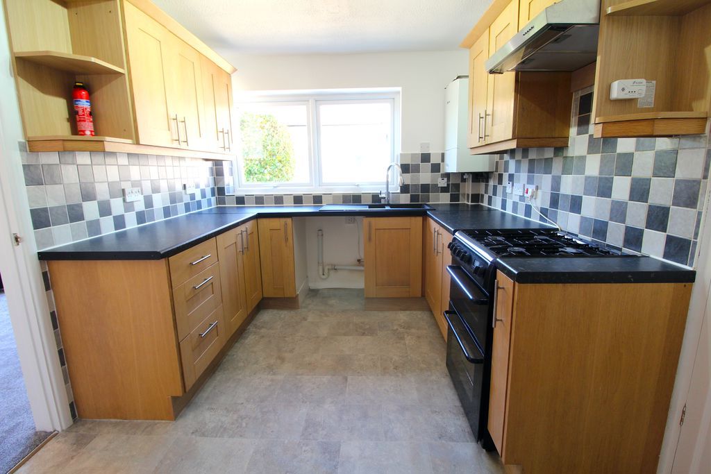 Property photo 2 of 17 Kitchen
