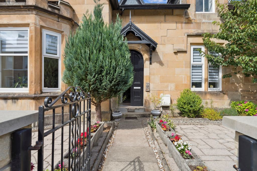 Property photo 2 of 41