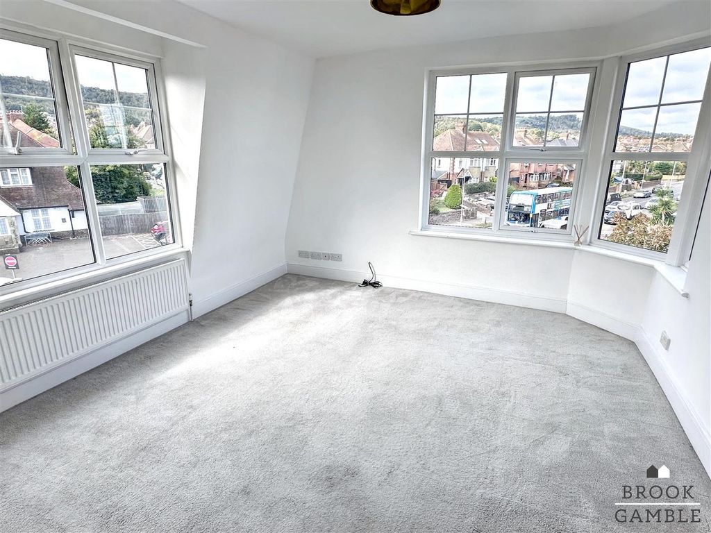 Property photo 3 of 19 01323 438506