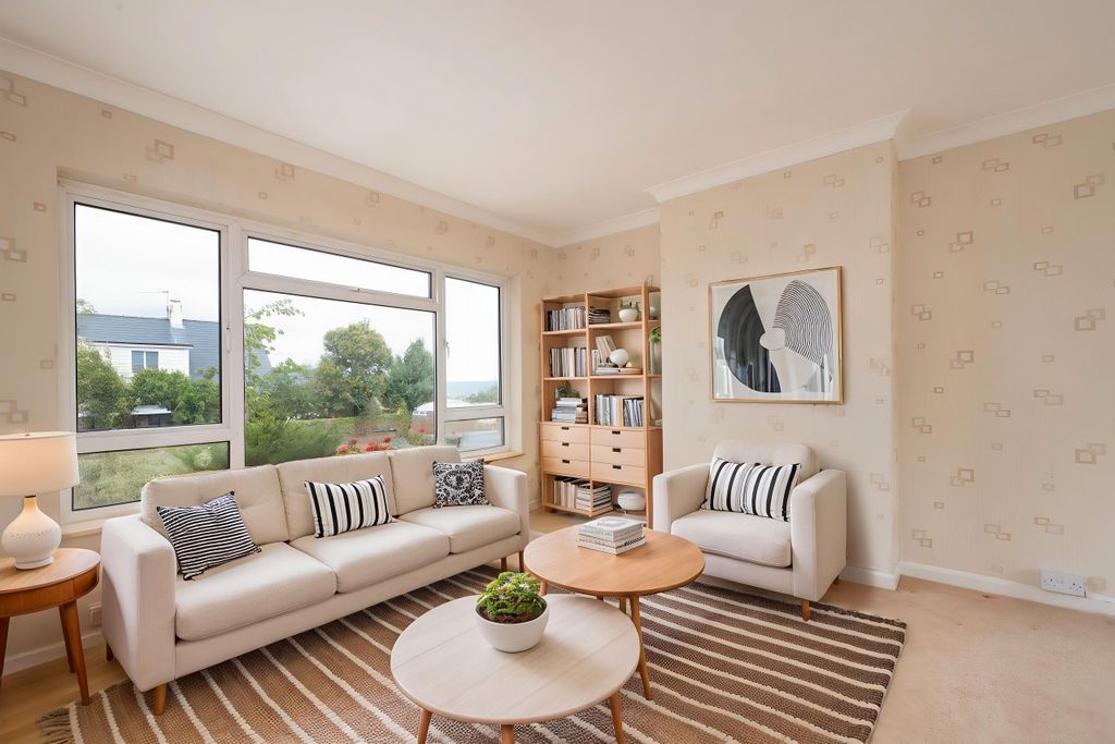 Property photo 3 of 17 Sitting Room