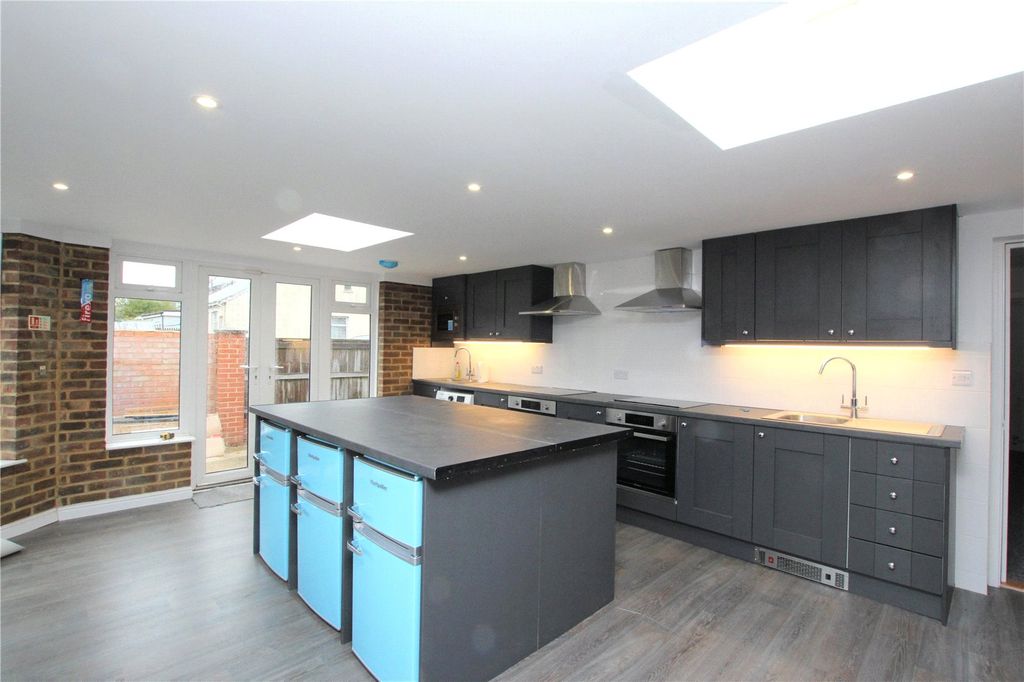 Property photo 1 of 7 Communal Kitchen