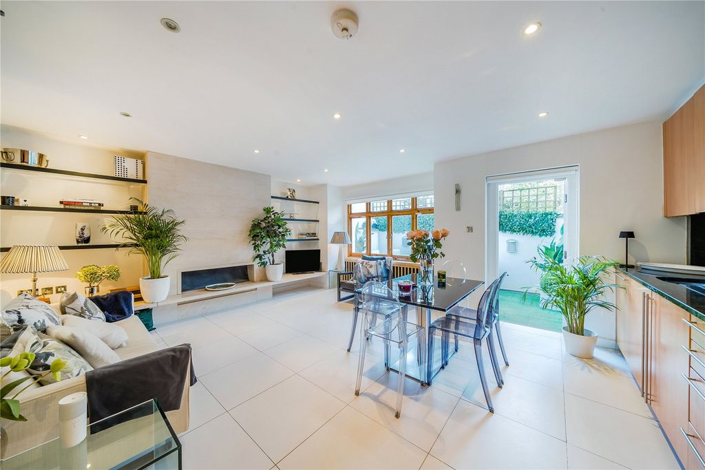 Property photo 3 of 16 Reception Room