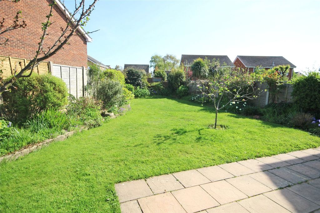 Property photo 2 of 14 Picture No. 17