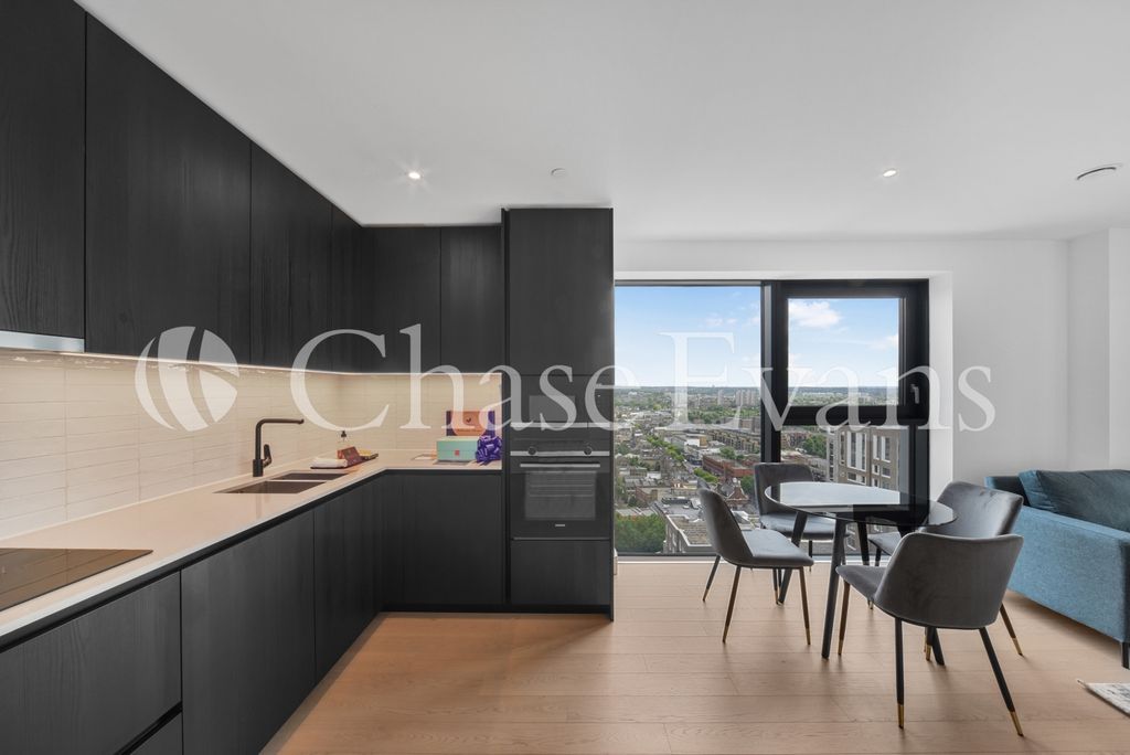 Property photo 2 of 15 Hawksbury Heights, P