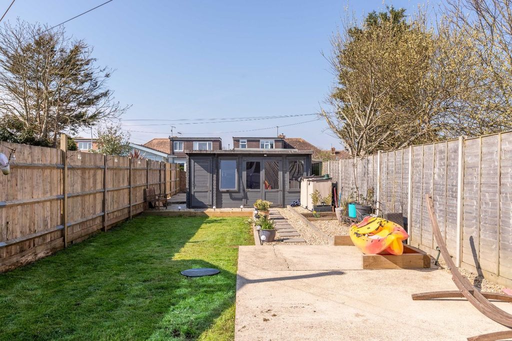 Property photo 2 of 19 Bristol-02.Jpg