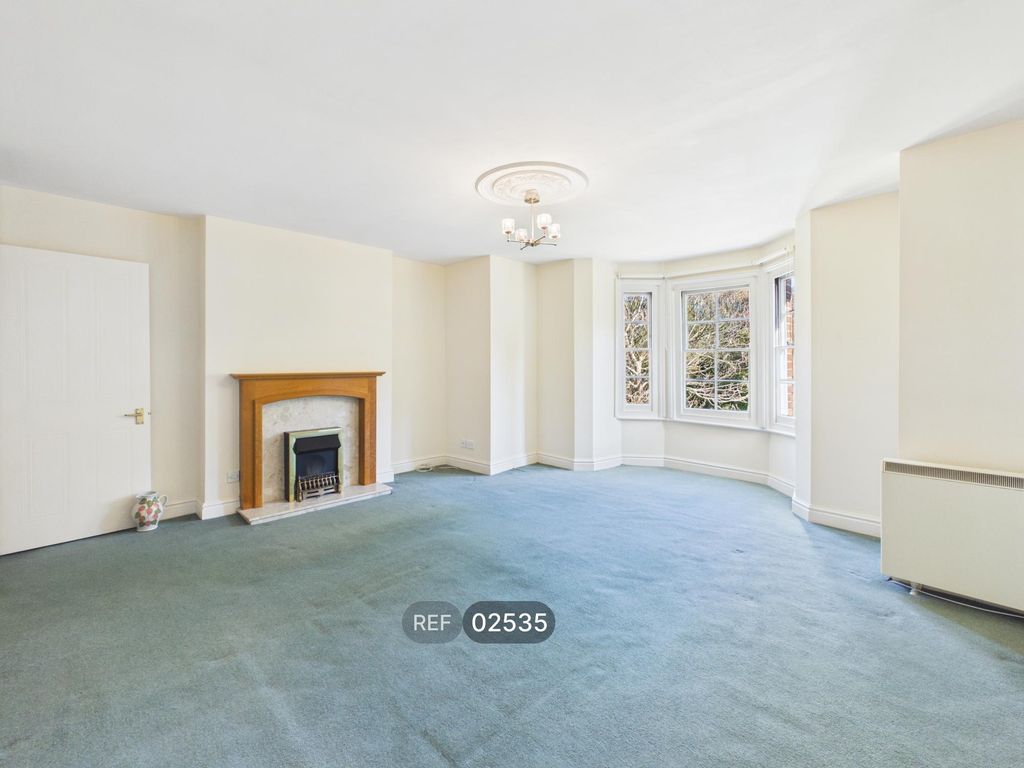 Property photo 2 of 20 Living Room