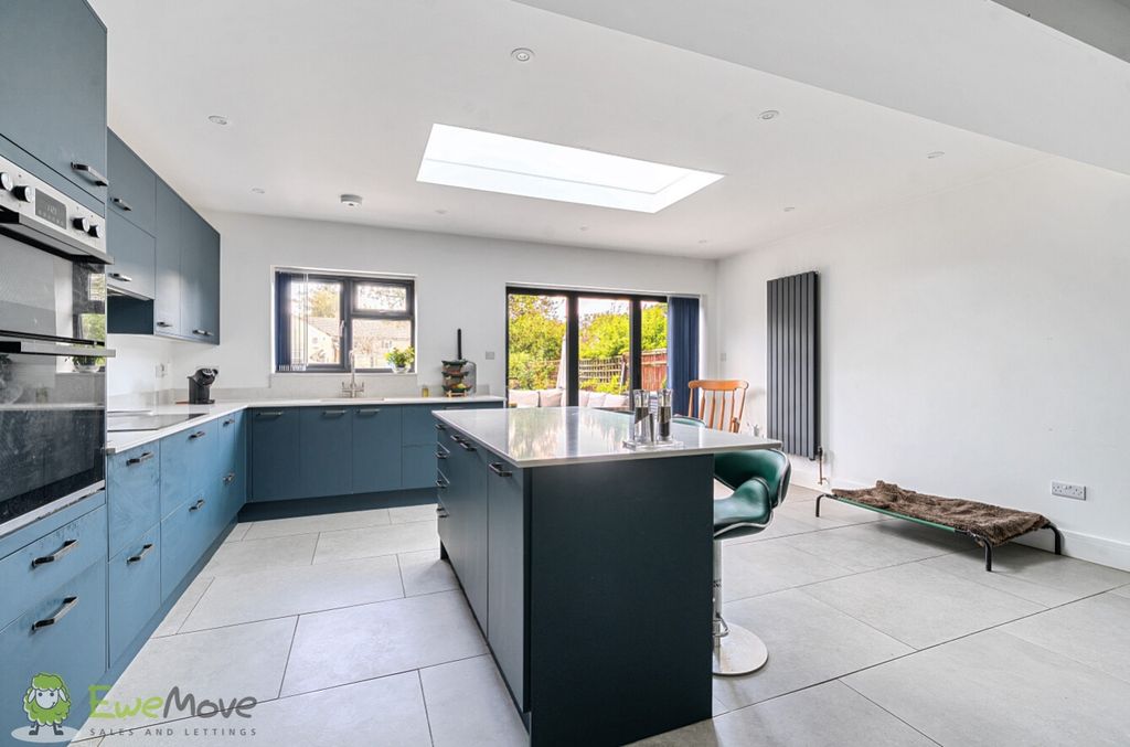 Property photo 3 of 18 Kitchen Dining Room