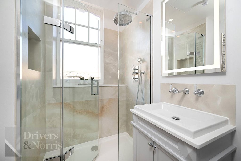 Property photo 2 of 6 Picture No. 12