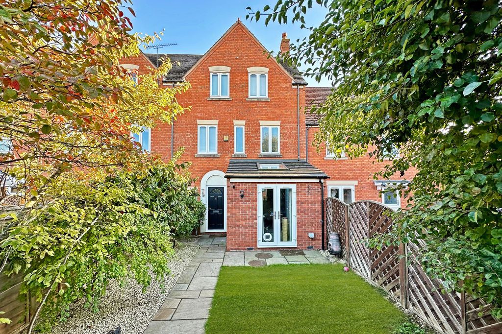 Property photo 1 of 3