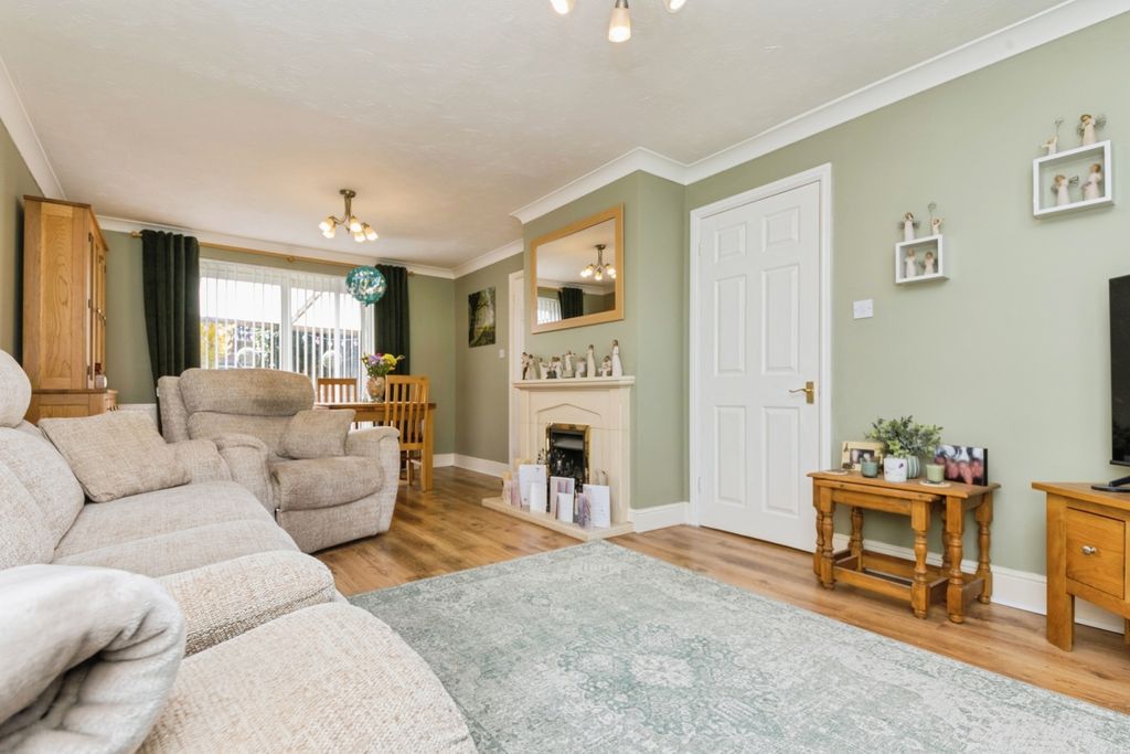 Property photo 3 of 15 Living Room