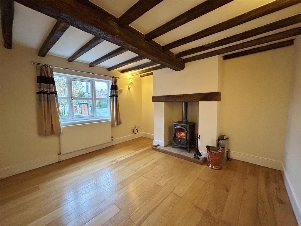 Property photo 2 of 15 Lounge