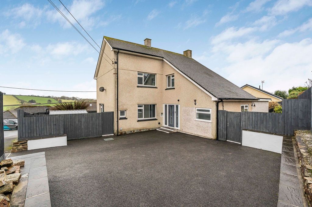 Property photo 1 of 25