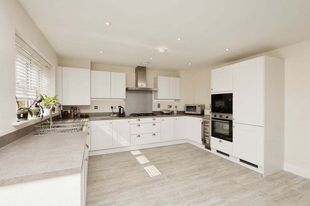 Property photo 2 of 16 Photography