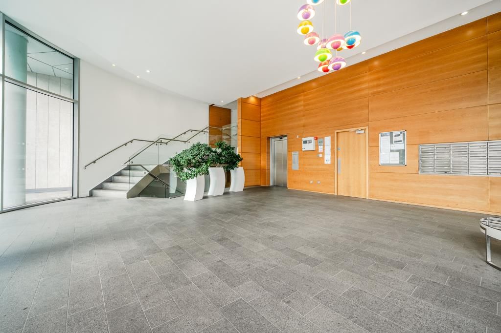 Property photo 2 of 20 Lobby