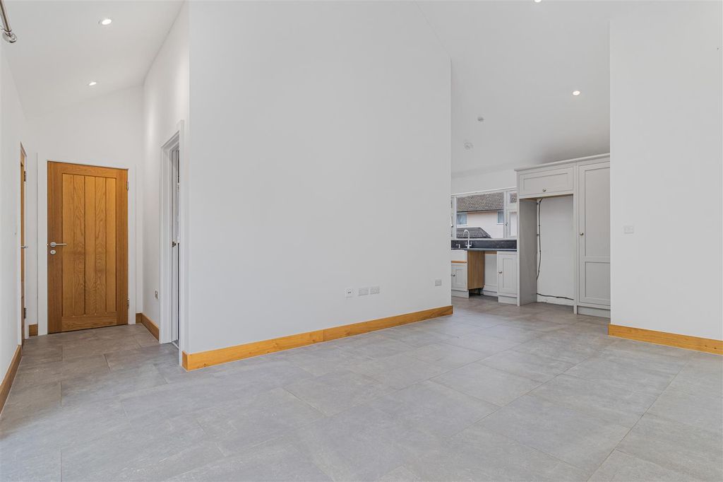 Property photo 3 of 16 17_90517.Jpg