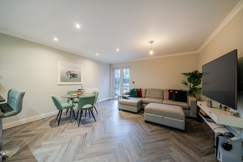 Additional image 11 of 3 bed flat for saleOrchard Avenue, Shirley, Croydon CR0
