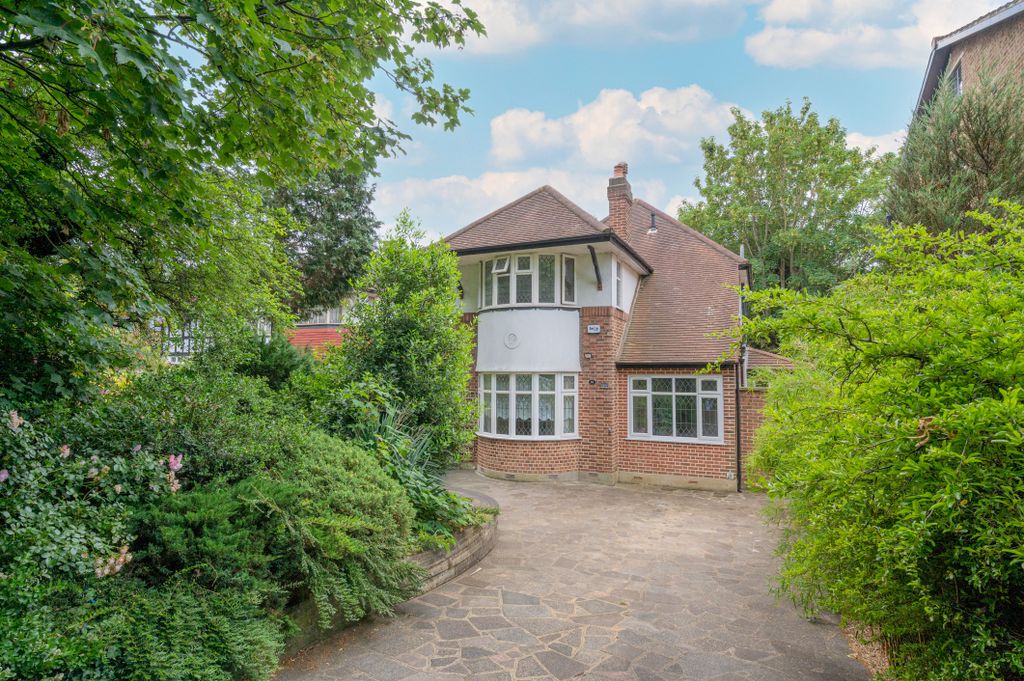 Property photo 1 of 17