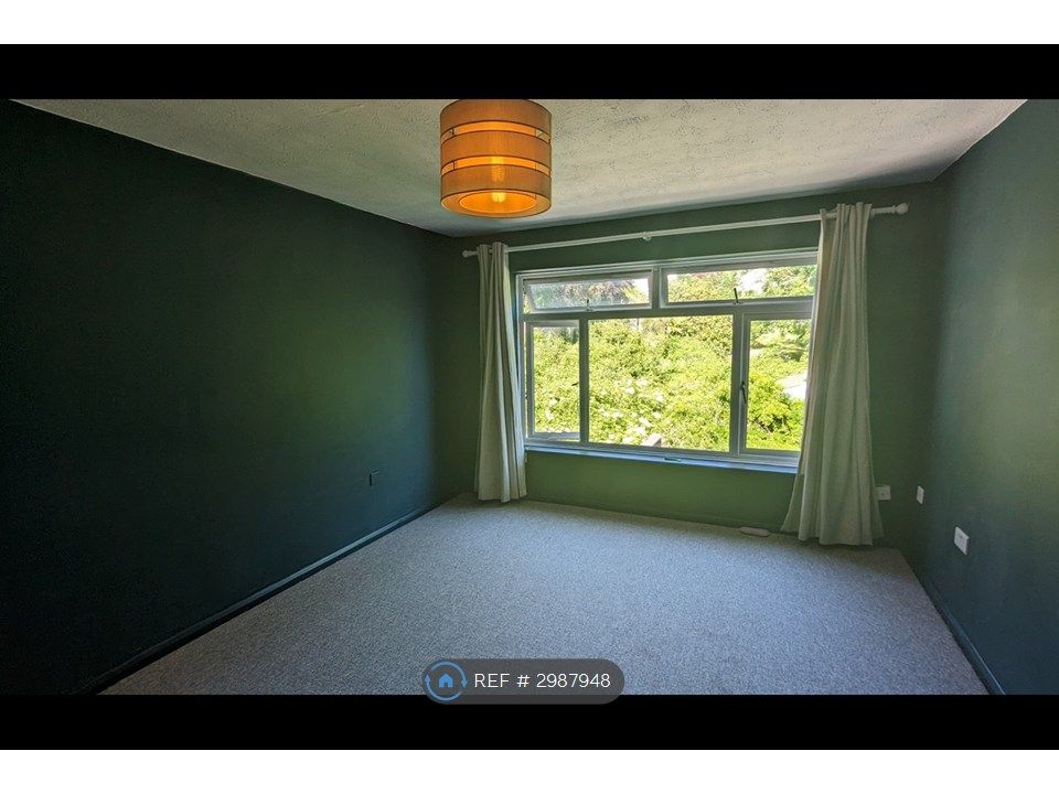 Property photo 2 of 12 Lounge