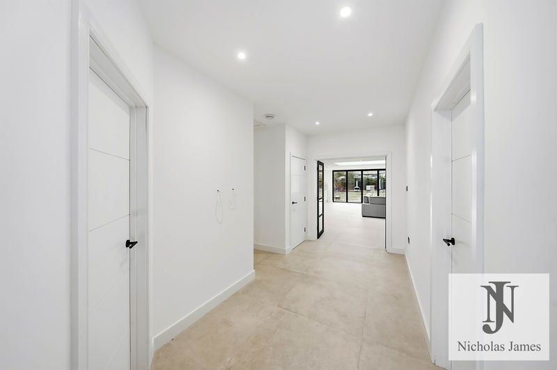 Property photo 2 of 26 Photo 8