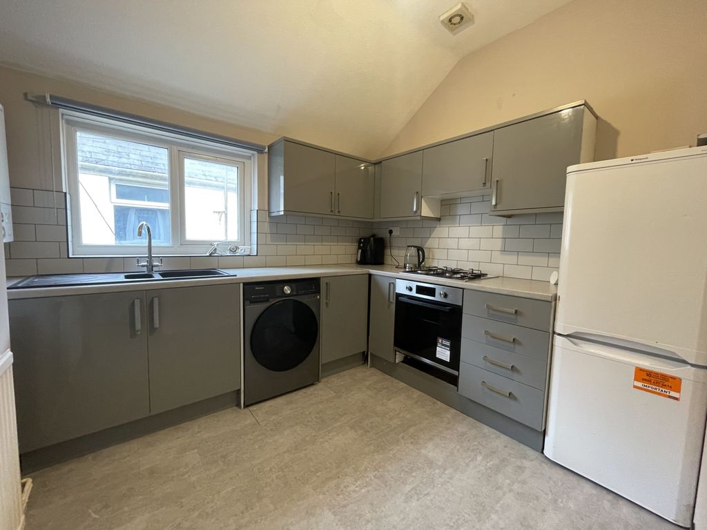 Property photo 3 of 6 Img_4624