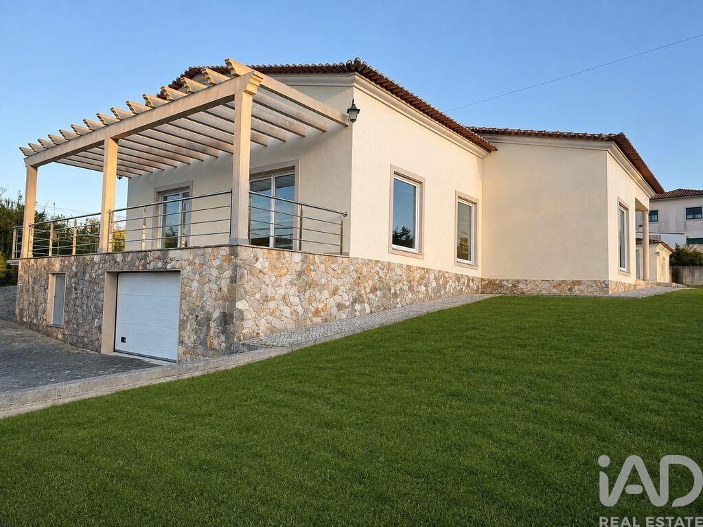 Property photo 1 of 25