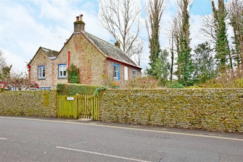 Property photo 1 of 7 (Main)
