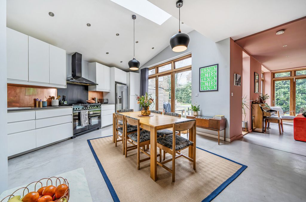 Property photo 2 of 19 1411207-12-6995B0...