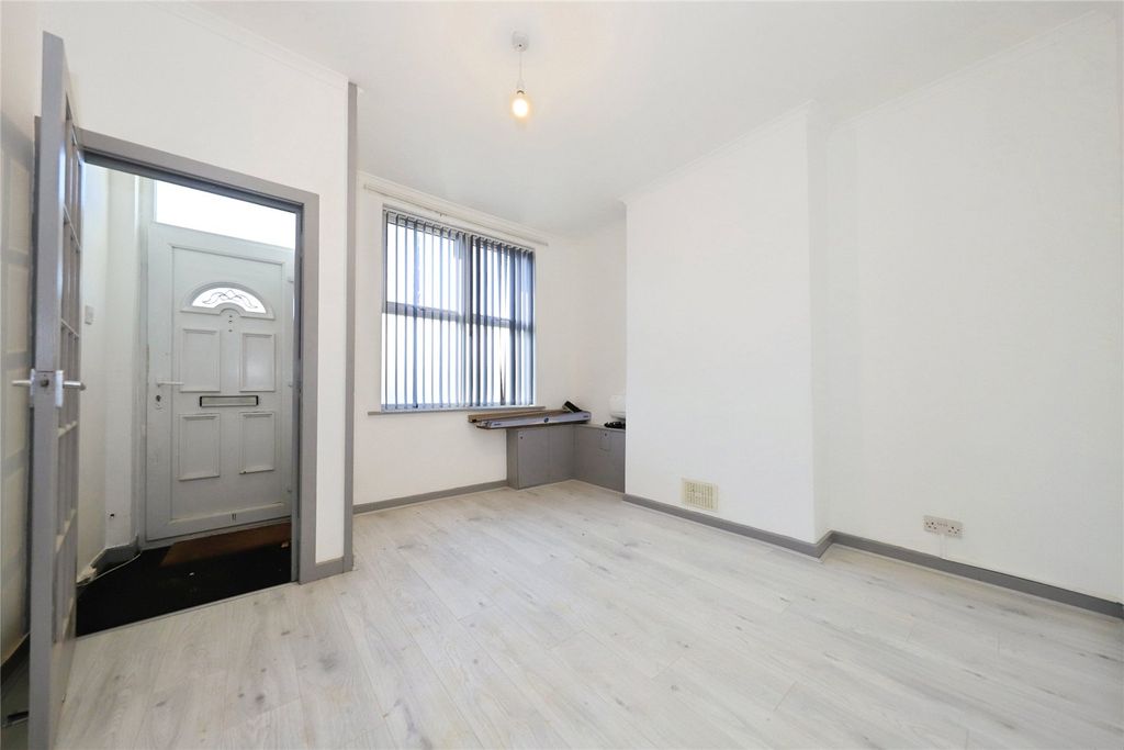 Property photo 3 of 21 Picture No. 25