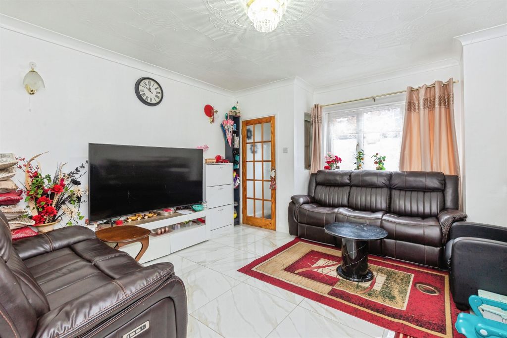 Property photo 3 of 8