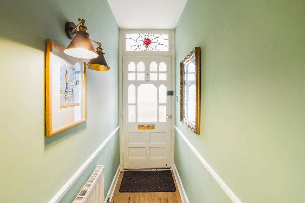 Property photo 2 of 21