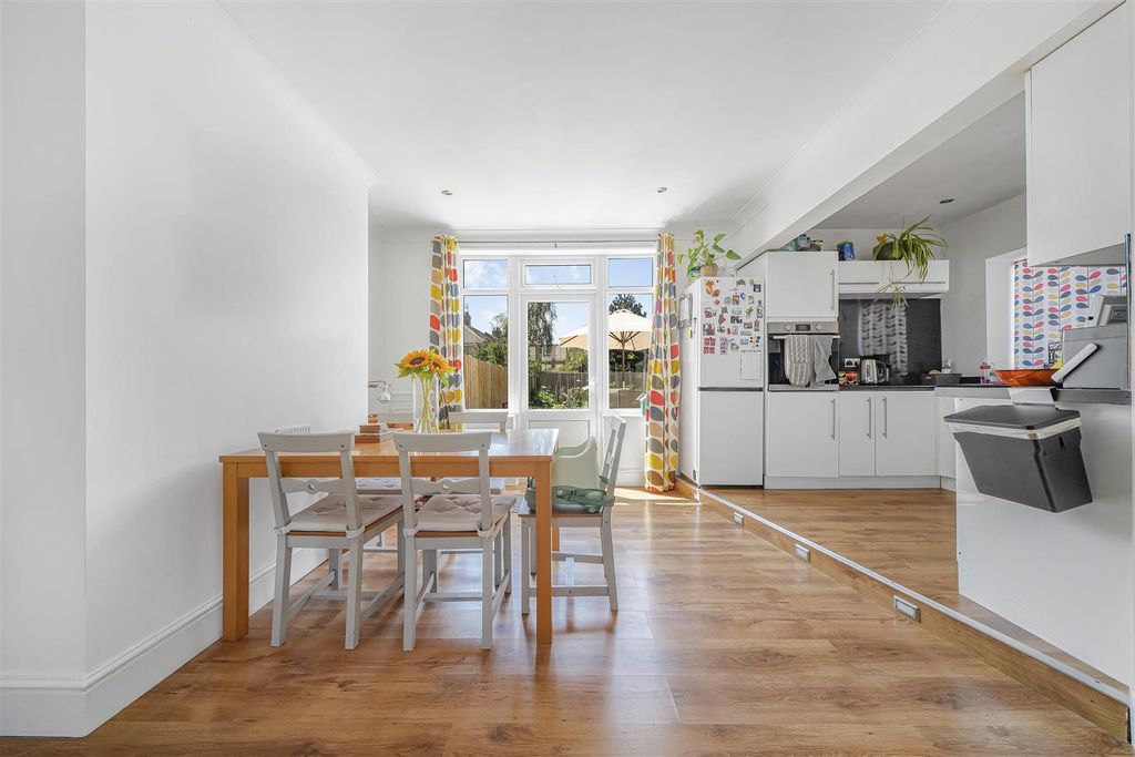Property photo 2 of 21 2