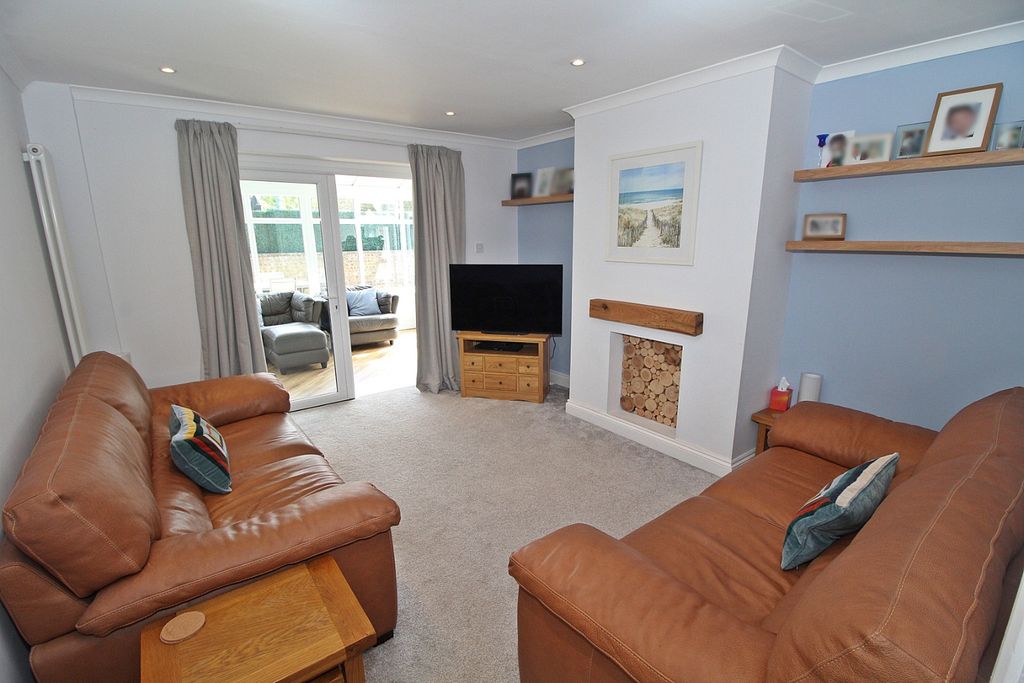 Property photo 2 of 19 4860844