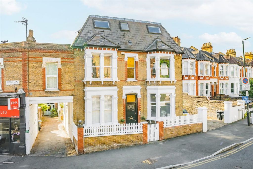 Property photo 1 of 4